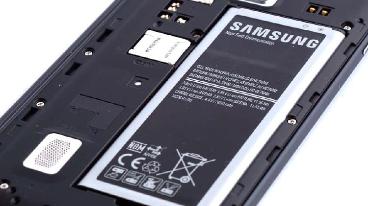Batería extraible del Samsung Galaxy Note 4.