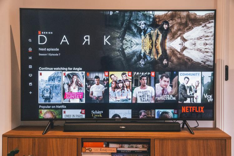 Desde su pantalla principal podrás acceder a todas las plataformas de streaming que tengas contratadas, entre ellas, Netflix.