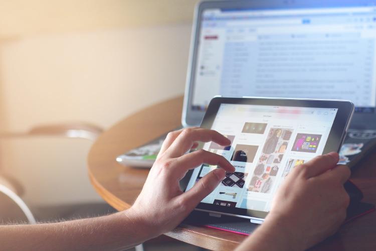 Navegación a través de varios dispositivos. Navegación a través de varios dispositivos.
