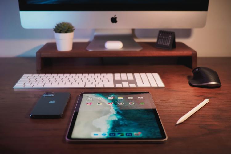 Tecnología y dispositivos móviles. Tecnología y dispositivos móviles.