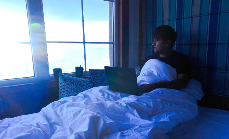 photo-1574275639052-4655b340a669 photo-1574275639052-4655b340a669