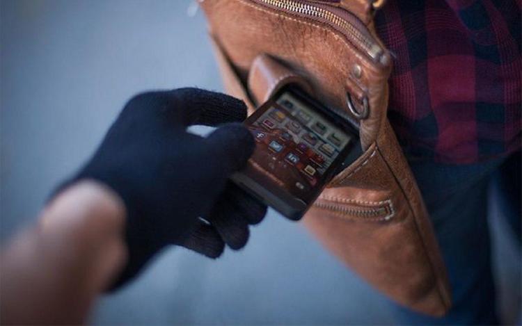 Robo de un smartphone | Facebook Robo de un smartphone | Facebook