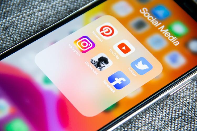 Redes sociales en un iPhone. Redes sociales en un iPhone.